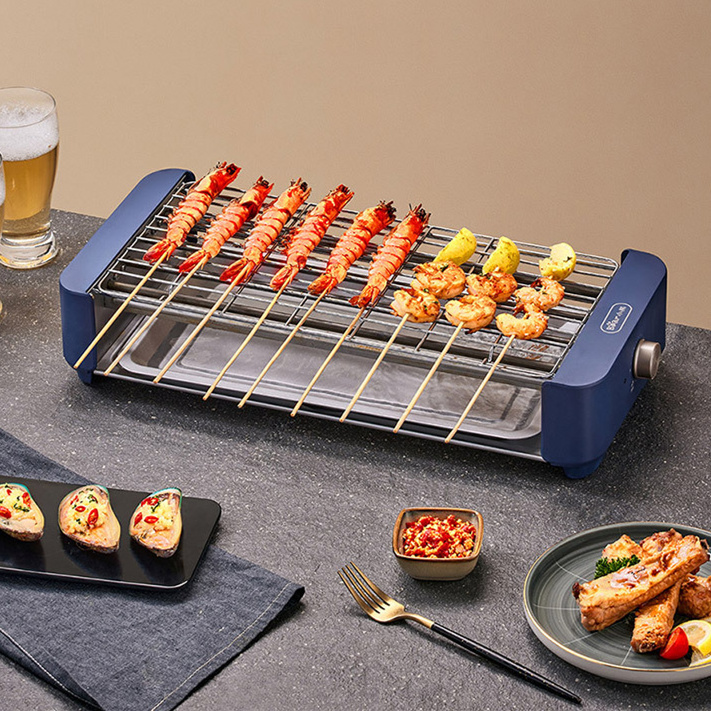 Lag mat for familien eller bare deg selv med letthet ved bruk av elektrisk grill – plugg den inn og nyt. Ingen behov for kull eller propan, gjør grillingen enkel for alle.